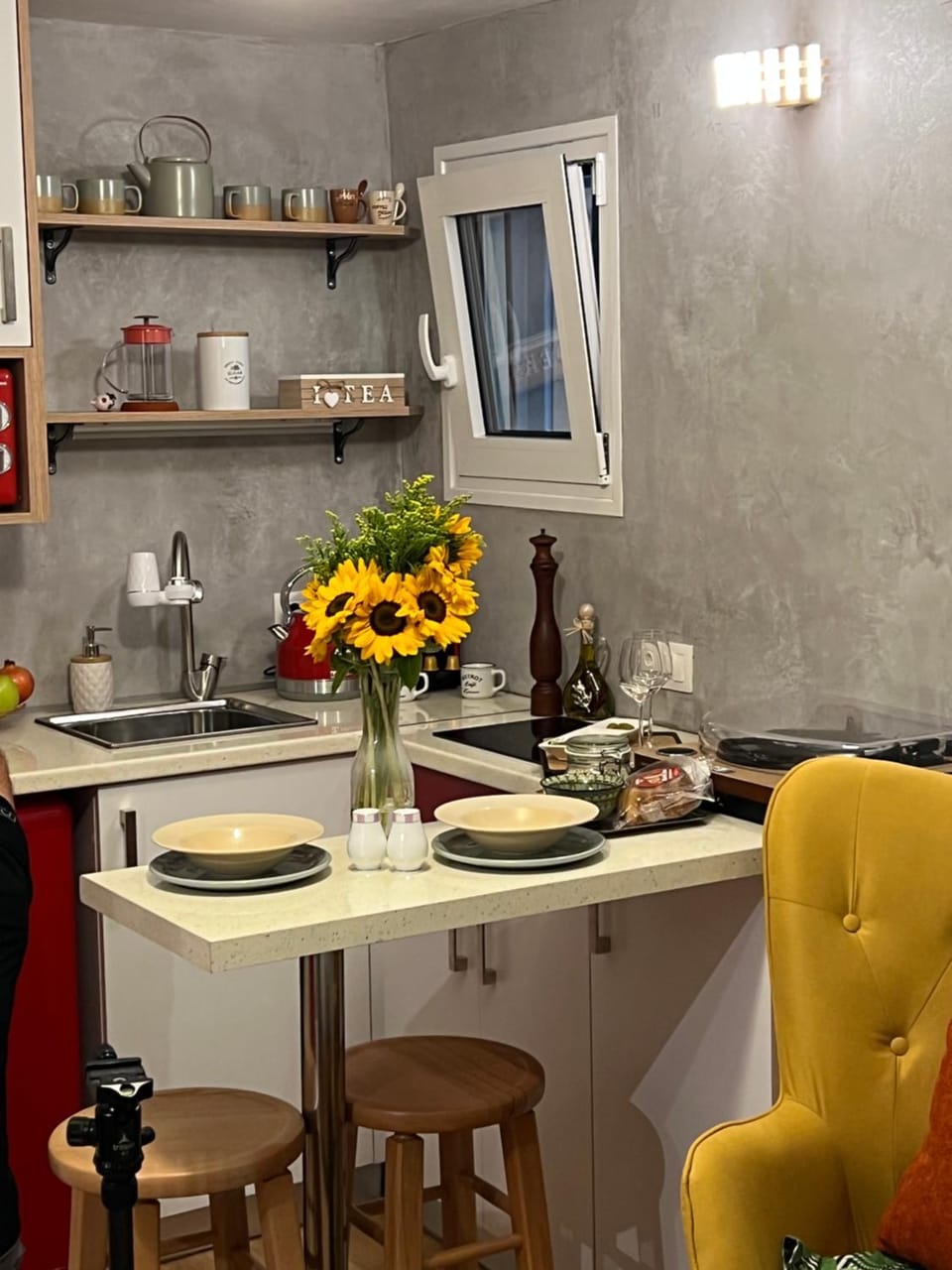 Kitchen or kitchenette