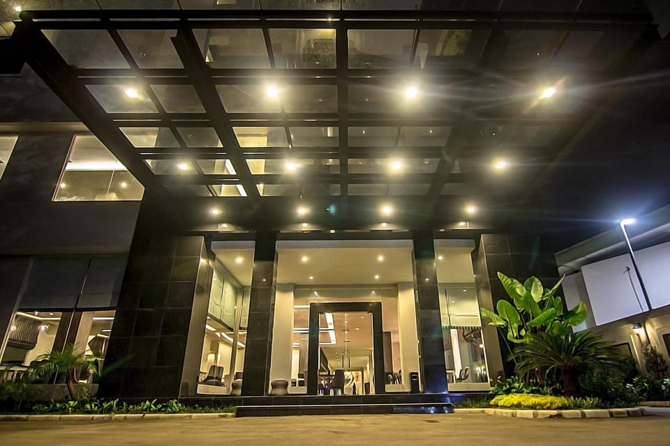 Facade/entrance