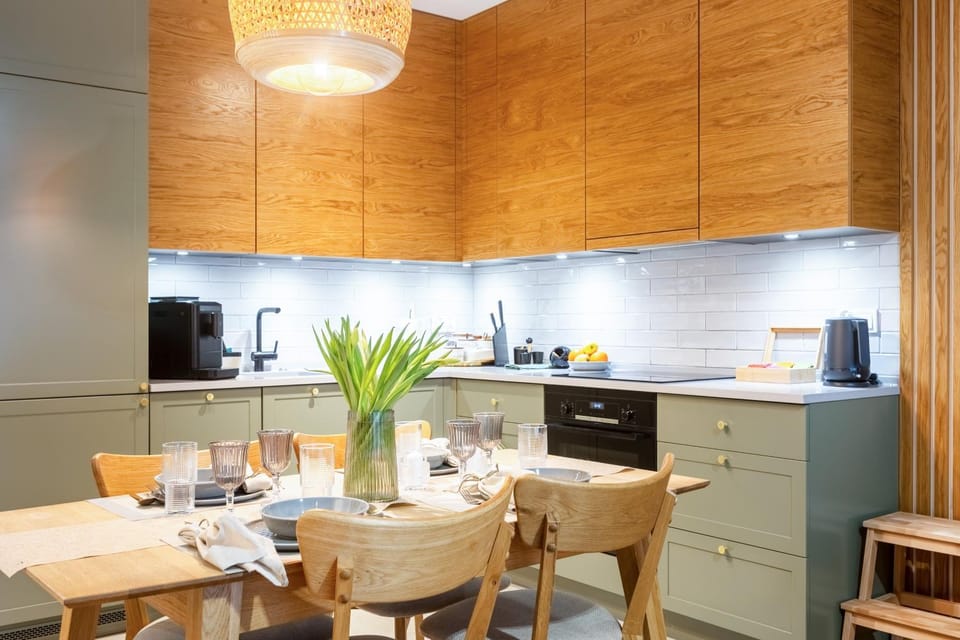Dining area, kitchen