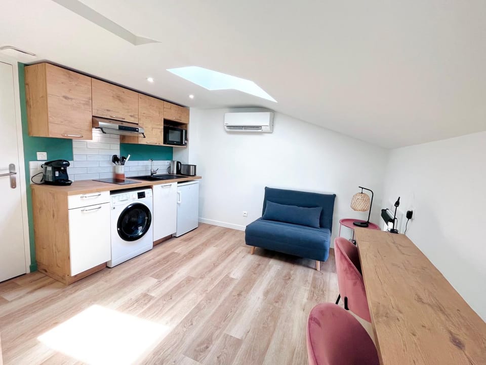 Living room, Seating area, kitchen