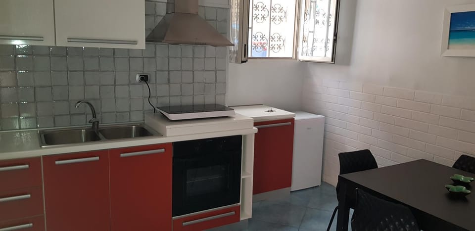 CASTELLO a 2 minuti a piedi dal centro e 10 minuti a piedi dalla spiaggia di Vindicio Apartment in Formia