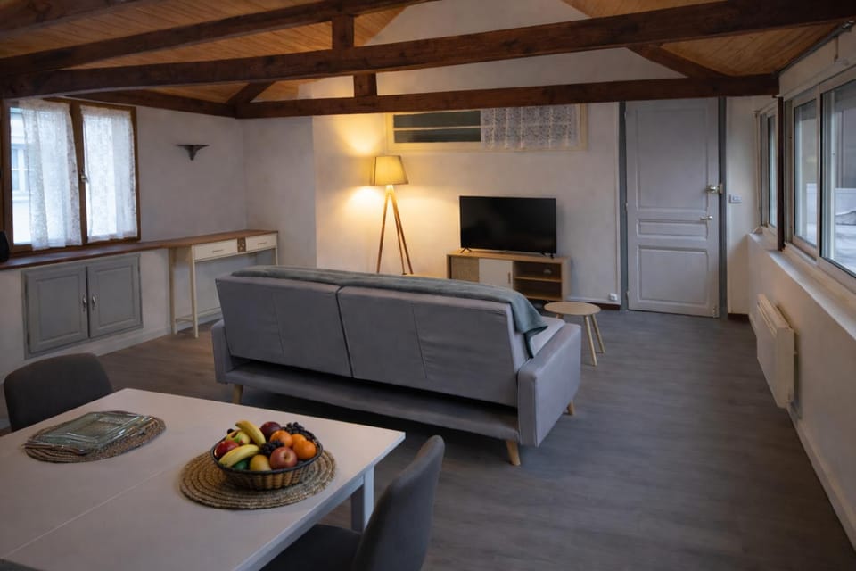TV and multimedia, Living room, Dining area