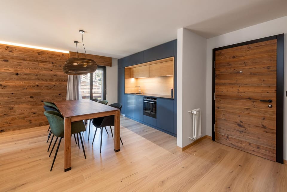 Shower, Bed, Bathroom, Kitchen or kitchenette, Living room, Bedroom