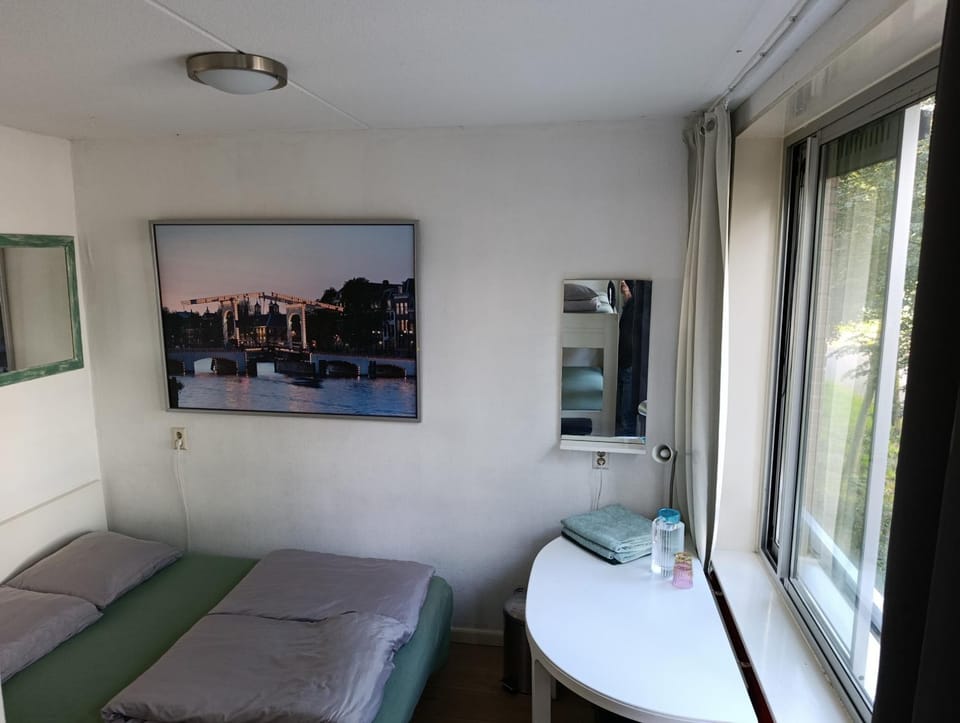 All you need, a comfy place Bed and Breakfast in Amsterdam
