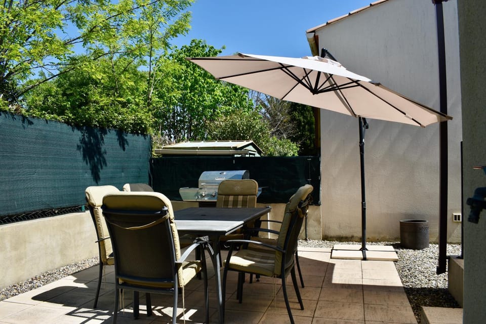 Garden, Seating area