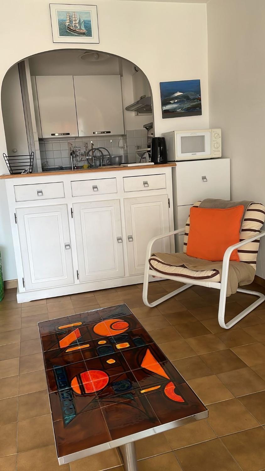 l'appart de la mer Sanary, confort absolu, tout à pied, port, plage, clim et garage privé Apartment in Sanary-sur-Mer