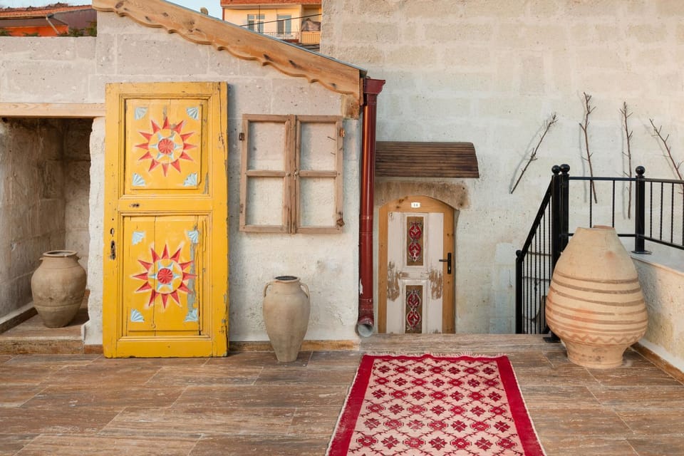 Balcony/Terrace, Decorative detail, Inner courtyard view