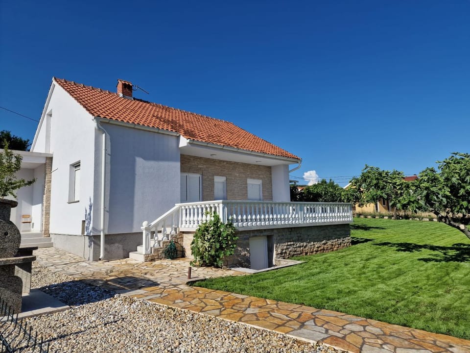 Property building, Garden