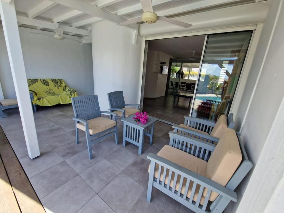 Patio, Seating area