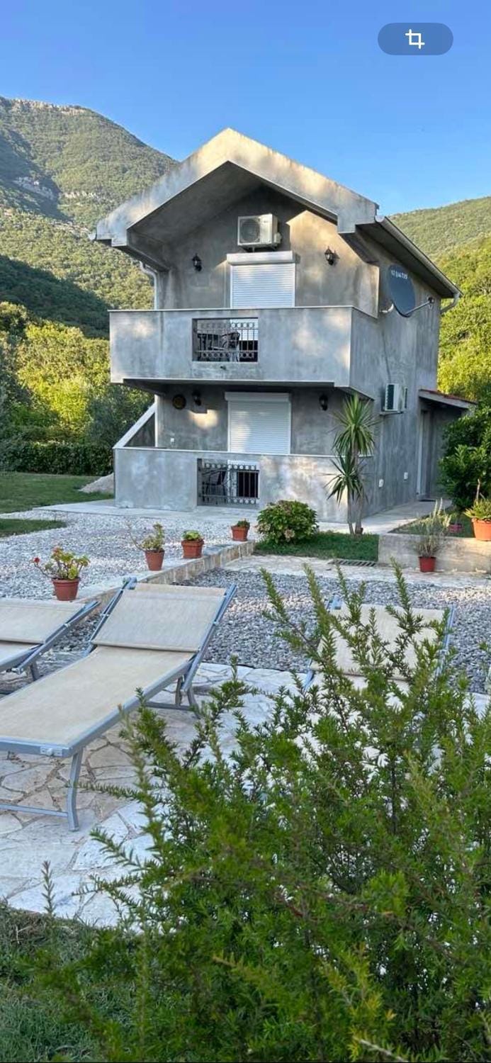 Studio Elena Apartment in Kotor Municipality