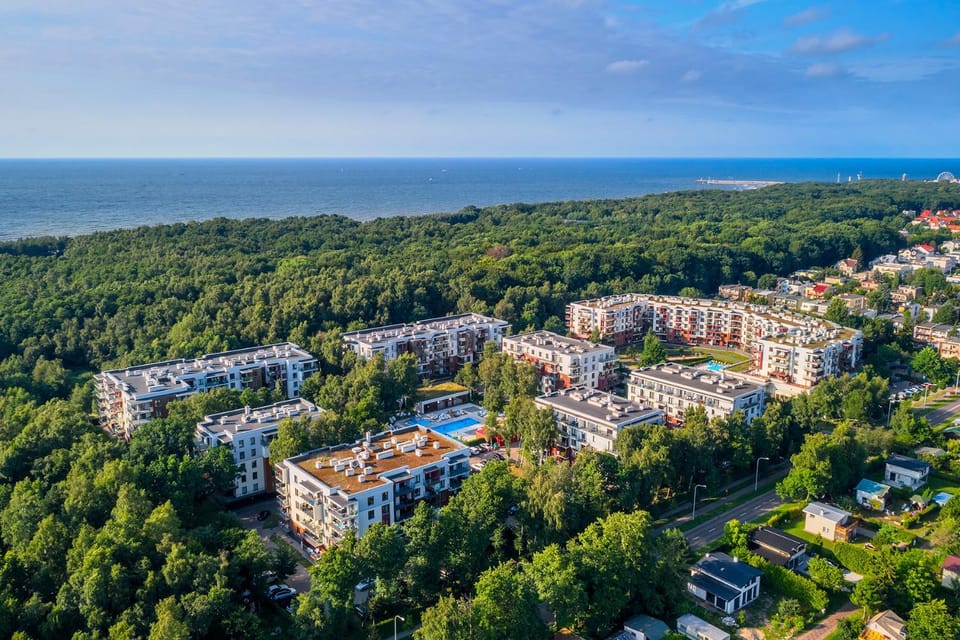 Property building, Day, Bird's eye view, Pool view
