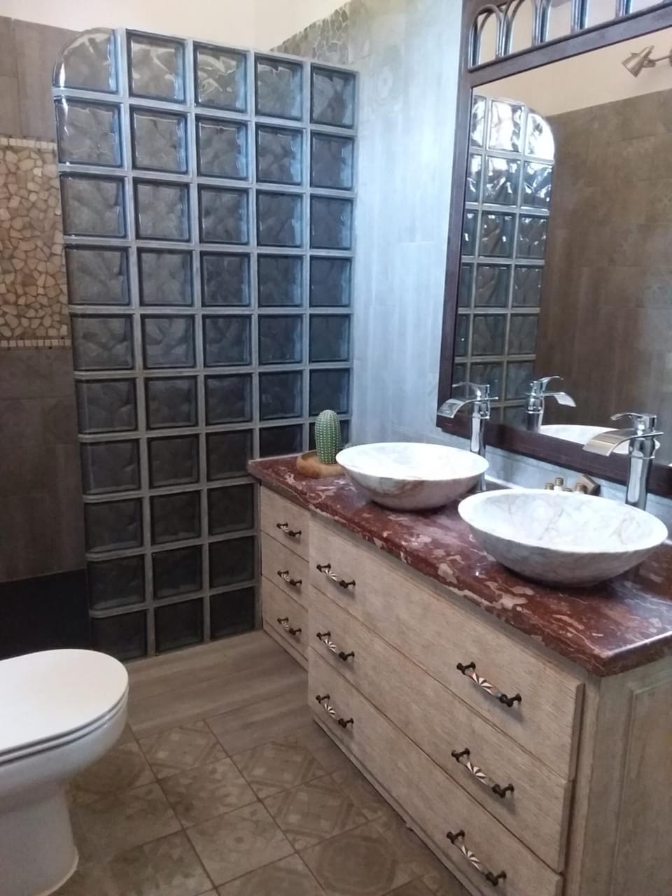 Chambre pour 2 personnes avec salle de bain privée Bed and Breakfast in French Riviera
