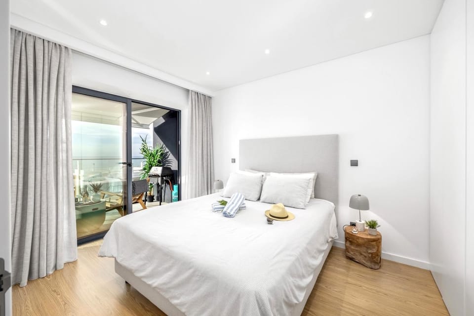 Bed, Balcony/Terrace, Bedroom, Sea view