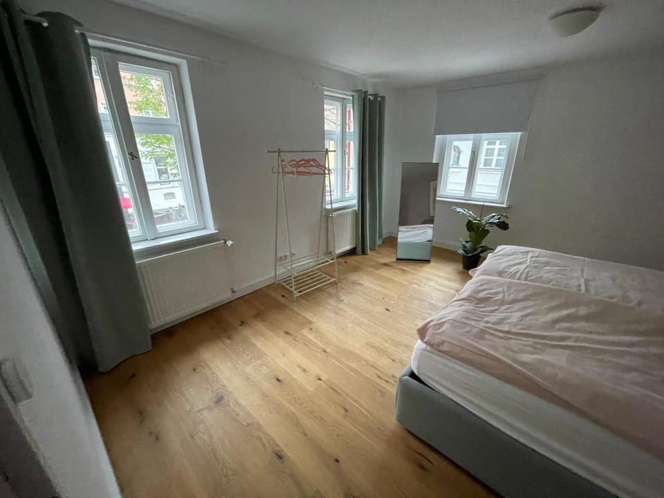 Bedroom, wardrobe