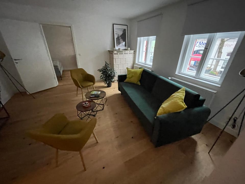 Living room, hair dresser