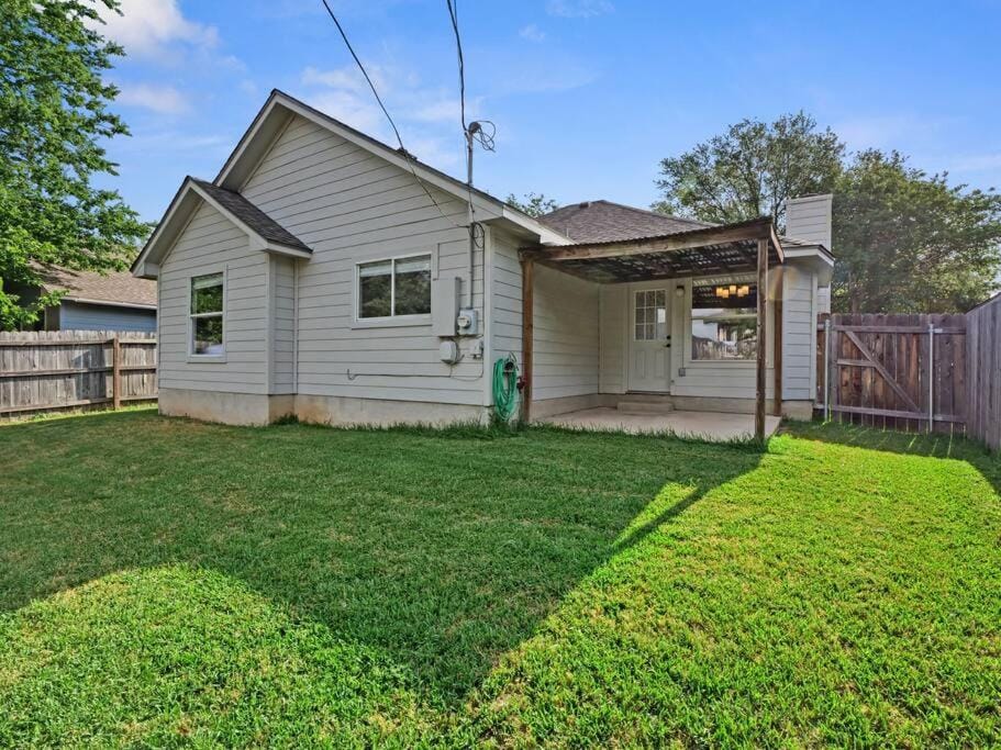 Cozy Getaway, Minutes from Austin! House in Round Rock