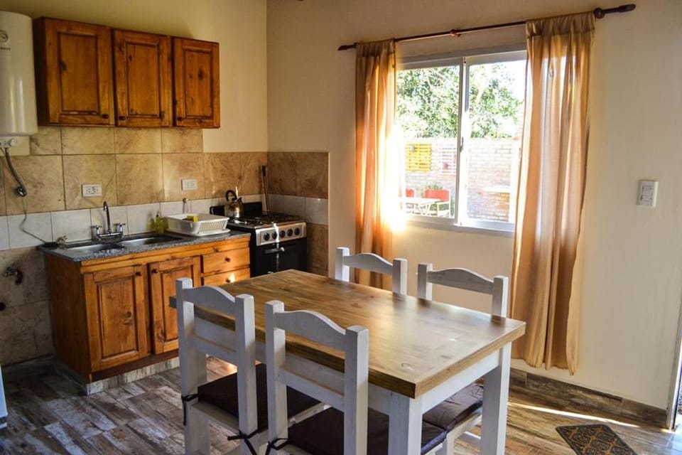 Kitchen or kitchenette, Dining area, pet friendly