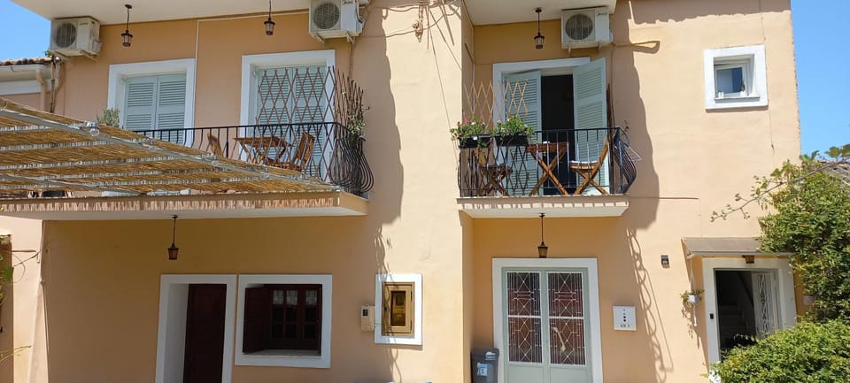 Property building, Facade/entrance