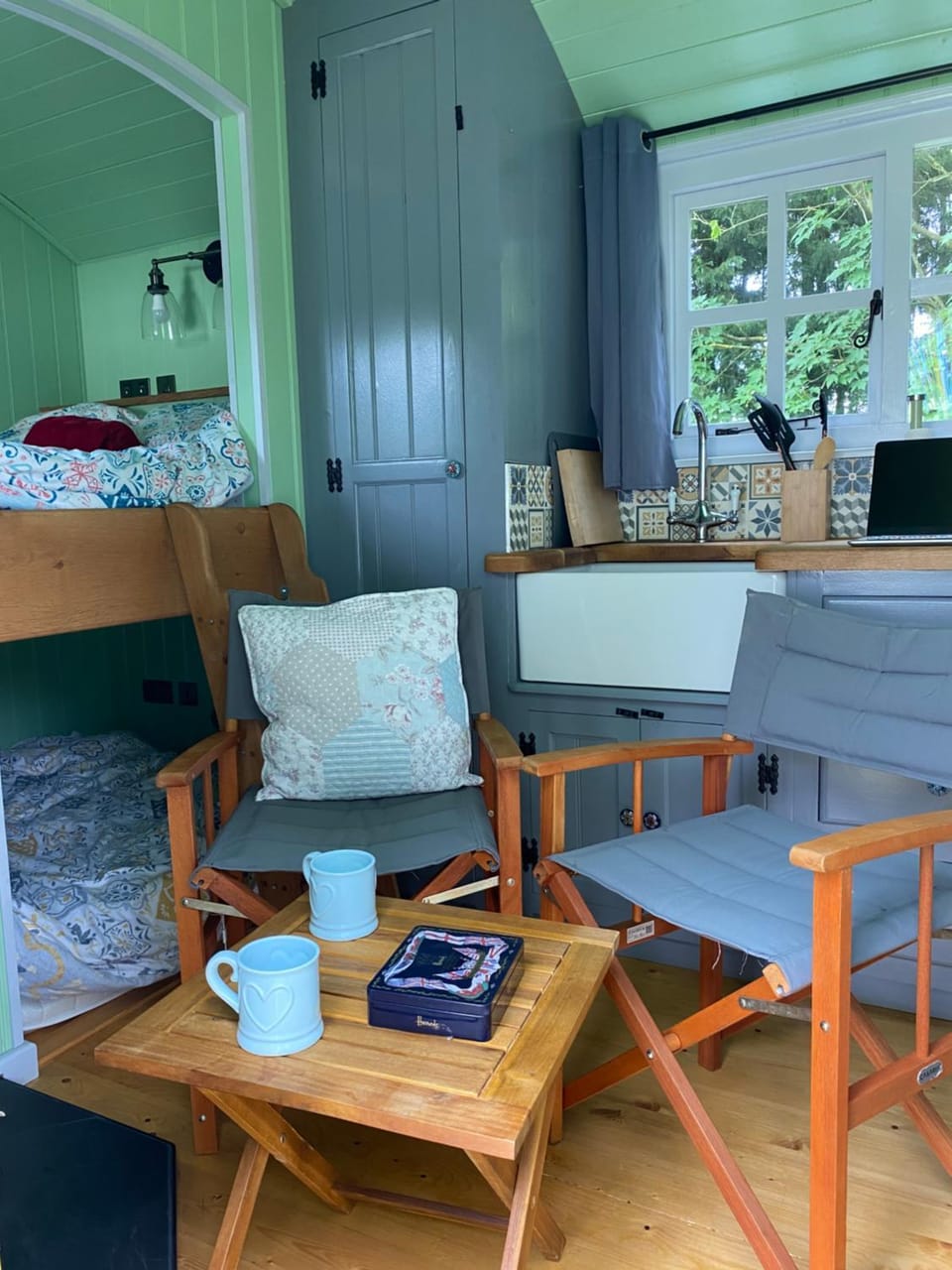 Jasmine The Shepherd Hut Campground/ 
RV Resort in England