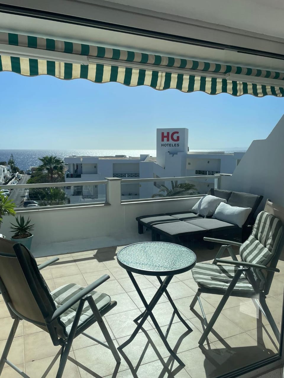 Balcony/Terrace, Balcony/Terrace, Entertainment
