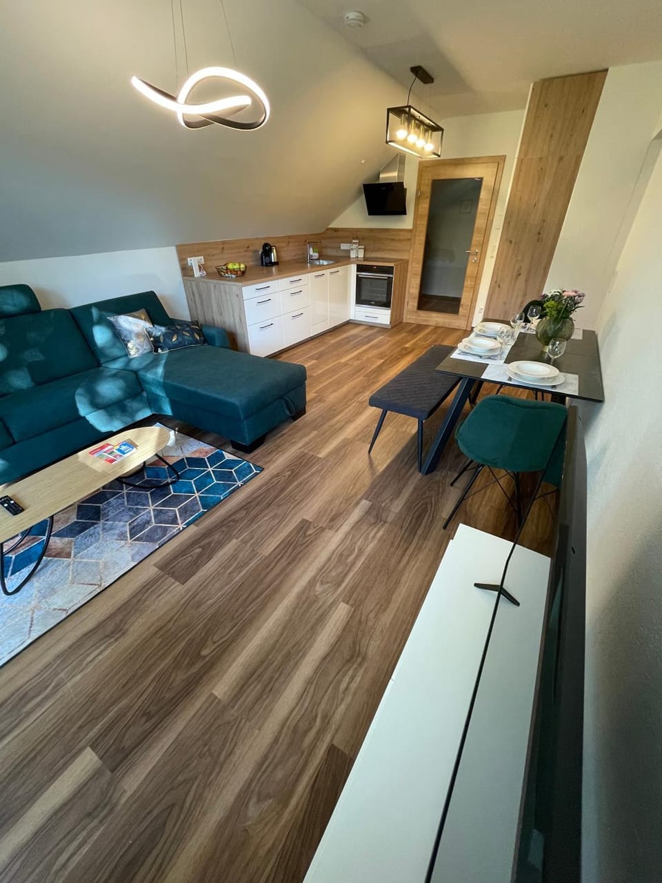 Living room, Seating area, Dining area, kitchen
