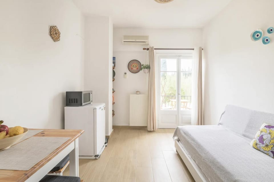 Living room, kitchen