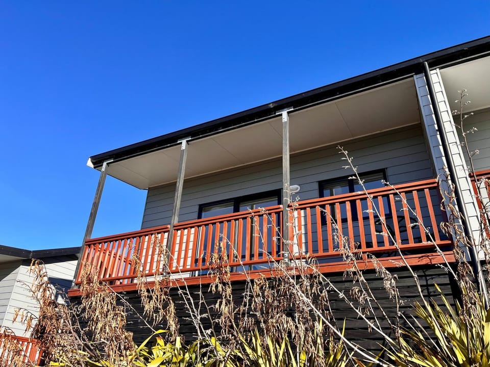 Property building, View (from property/room), Balcony/Terrace