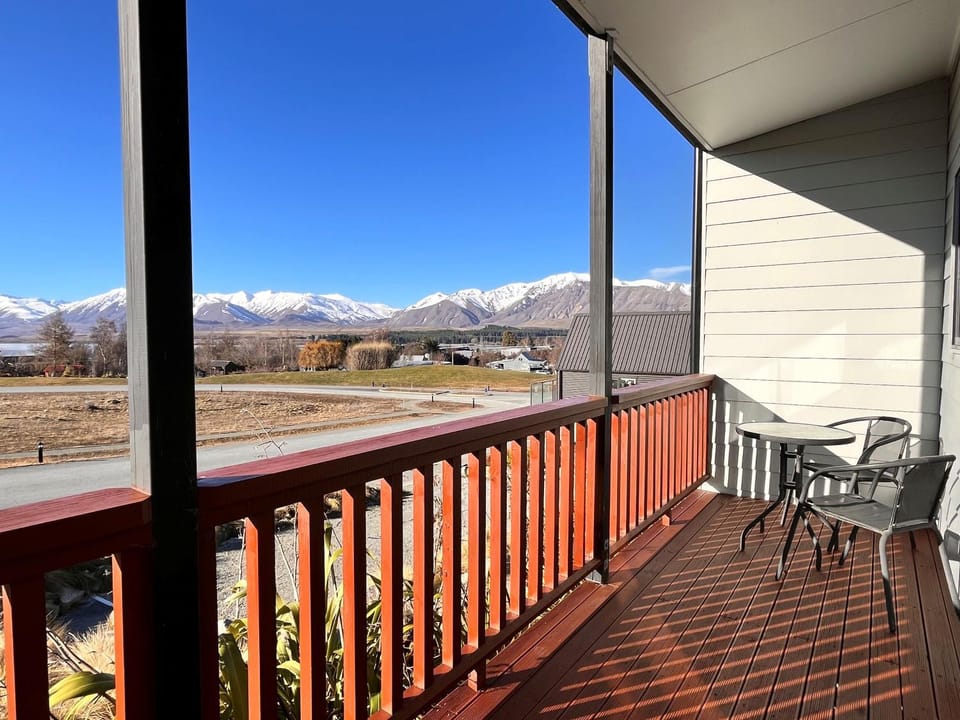 Patio, Day, Seating area, Autumn, Lake view, Mountain view