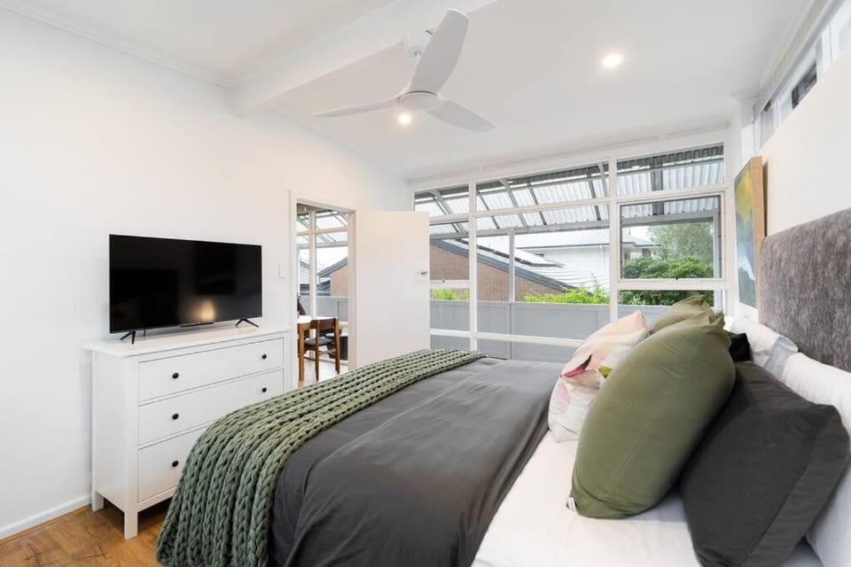 Modern Stylish Self-contained Apartment Apartment in Adelaide