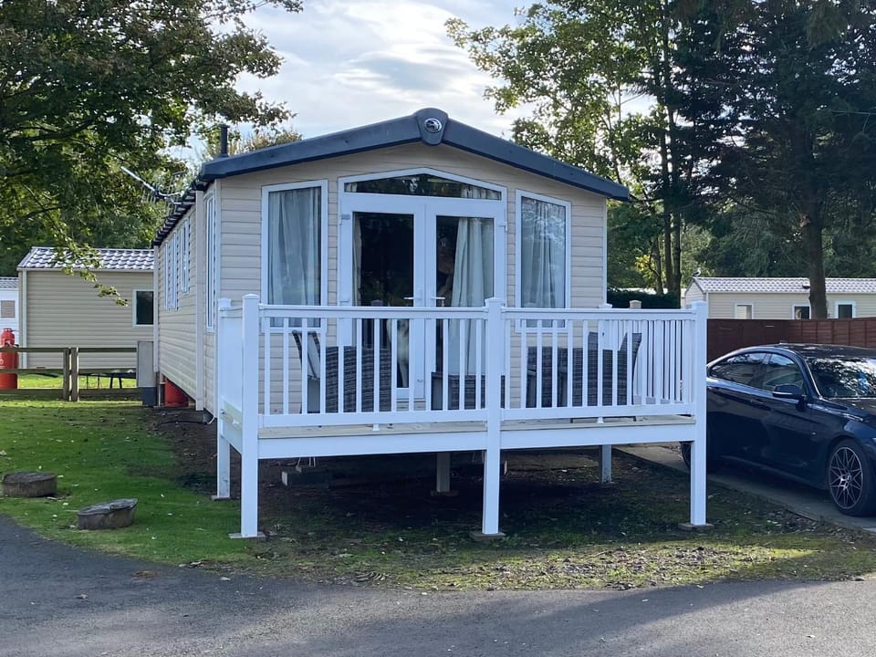 Prestige Static Caravan on 5 Star Holiday Park Campground/ 
RV Resort in England