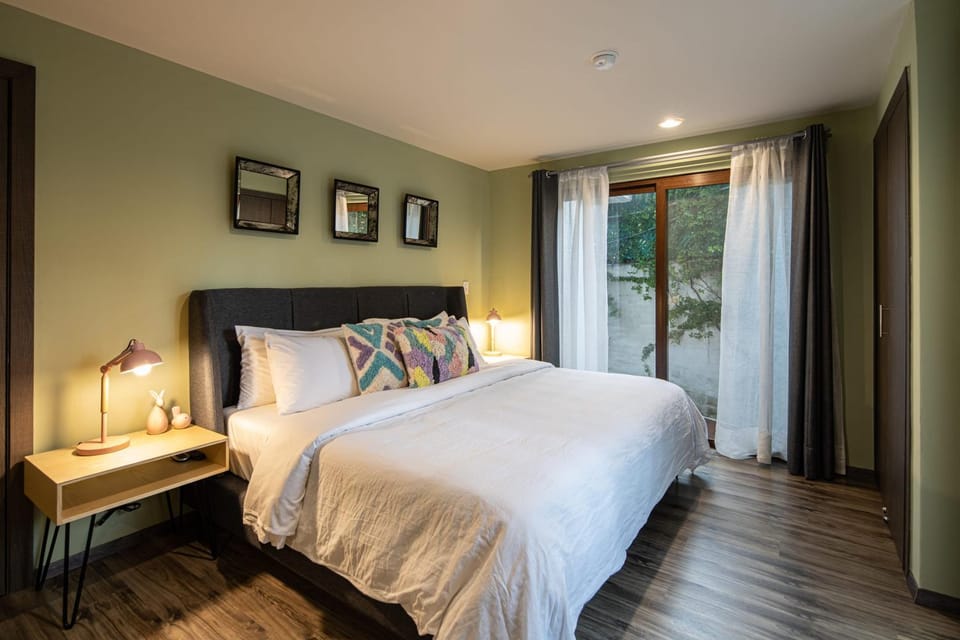 Bed, Photo of the whole room, Bedroom
