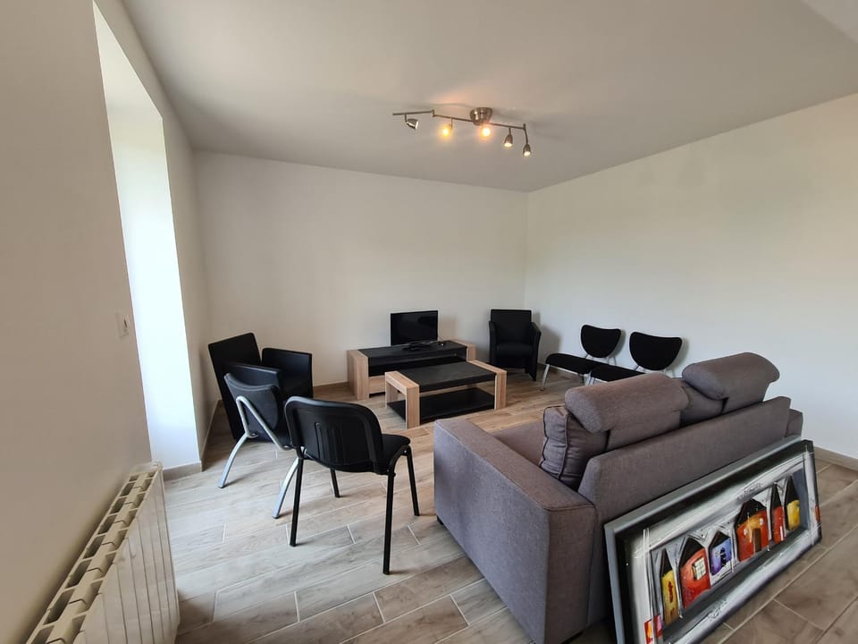 Maison calme avec jardin et terrasse, proche Châteauroux, 3 chambres, 3 salles de bain, parking inclus - FR-1-591-359 House in Centre-Val de Loire