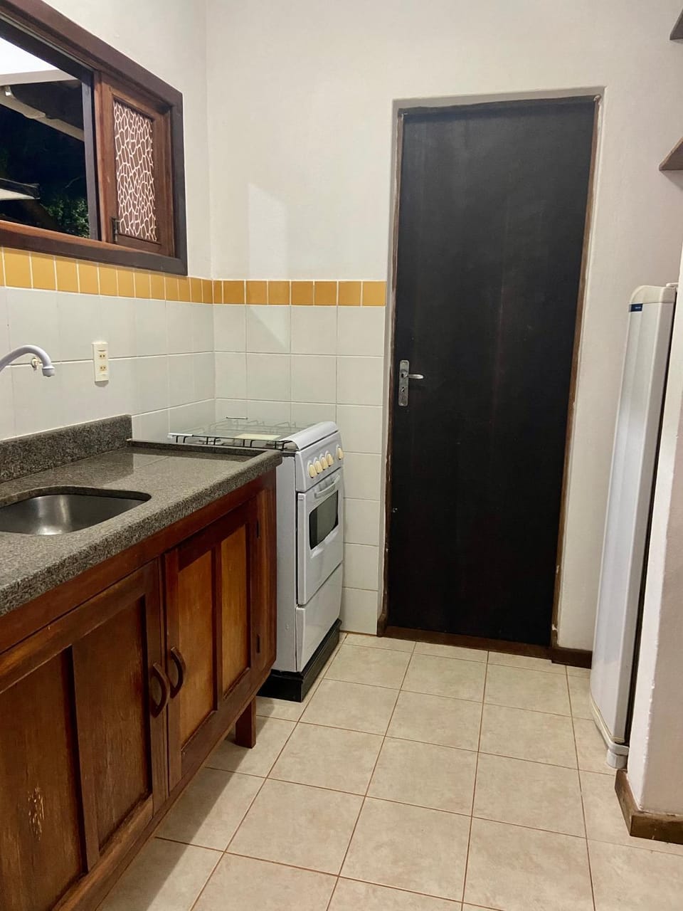 Kitchen or kitchenette, minibar, pet friendly, stove
