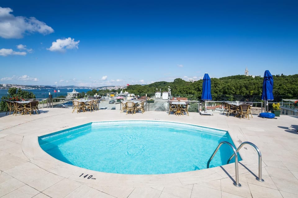 Balcony/Terrace, Pool view, Swimming pool