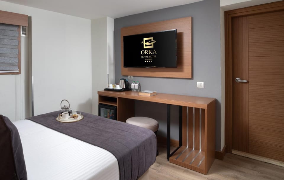 Dining area, Bedroom