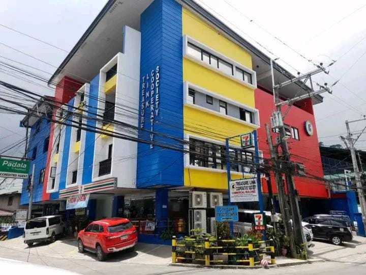 Property building, Neighbourhood