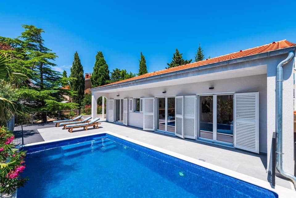 Day, Balcony/Terrace, Swimming pool, Swimming pool