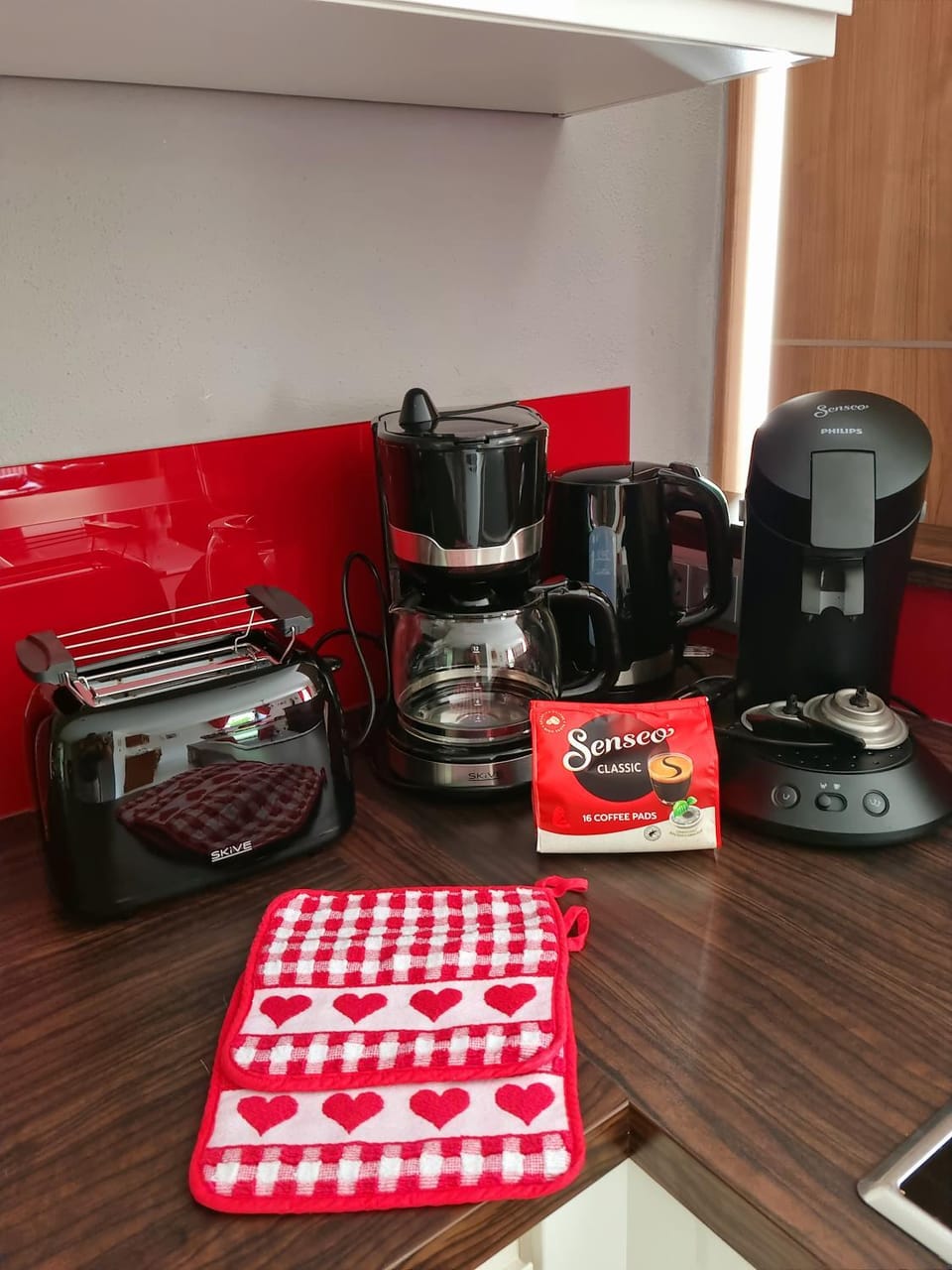 Coffee/tea facilities, toaster
