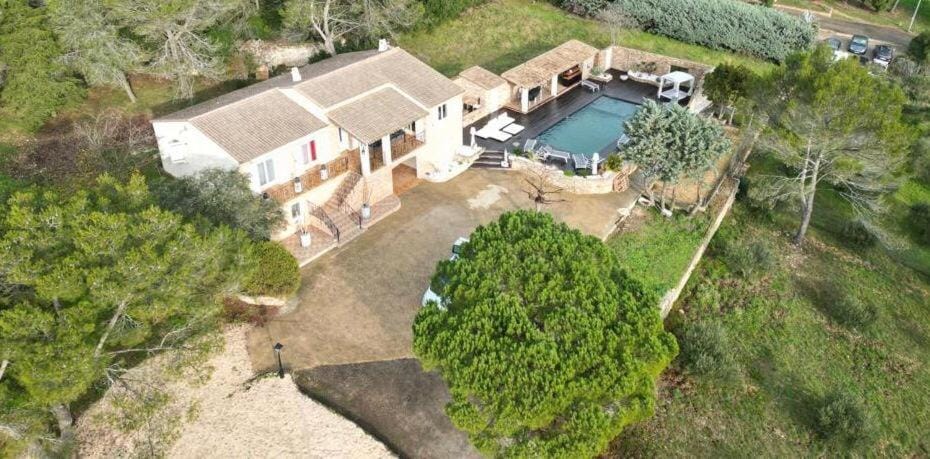 Magnifique villa au coeur de la garrigue Villa in Nimes