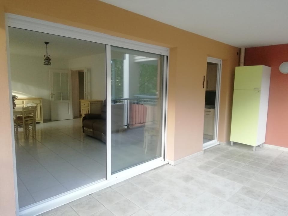Superbe appartement dans résidence avec piscine Apartment in Fréjus