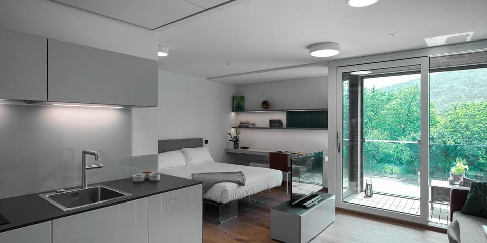 TV and multimedia, Kitchen or kitchenette, Living room, Dining area