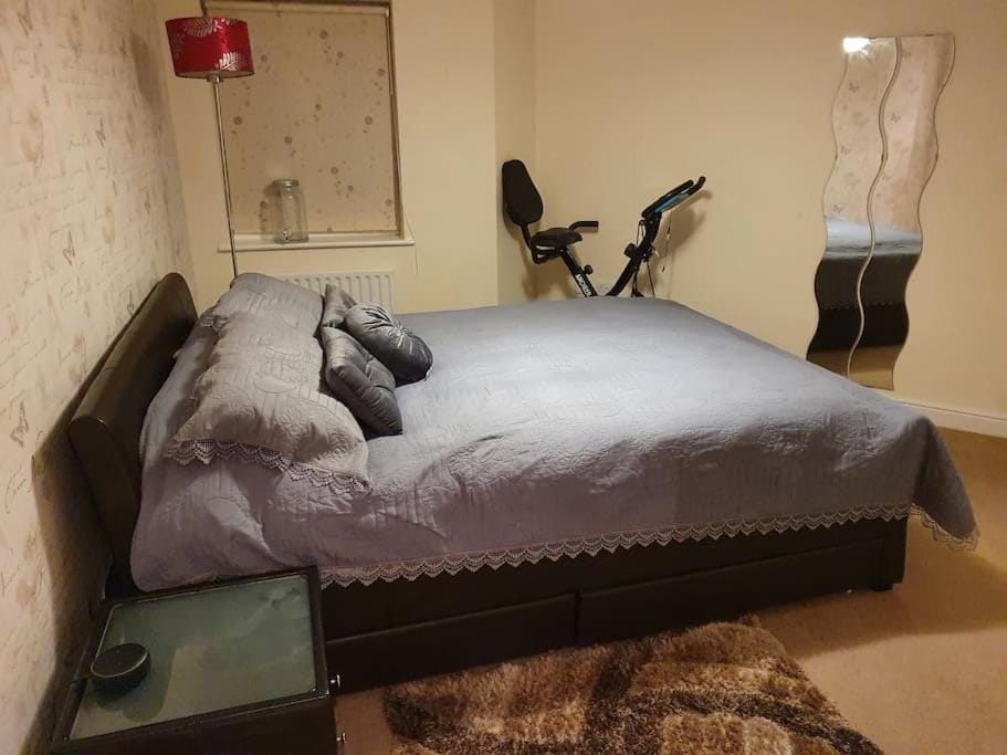 Beautiful ensuite room Vacation rental in Wellingborough