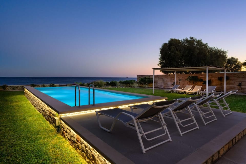 Seating area, Sea view, Swimming pool, Sunrise