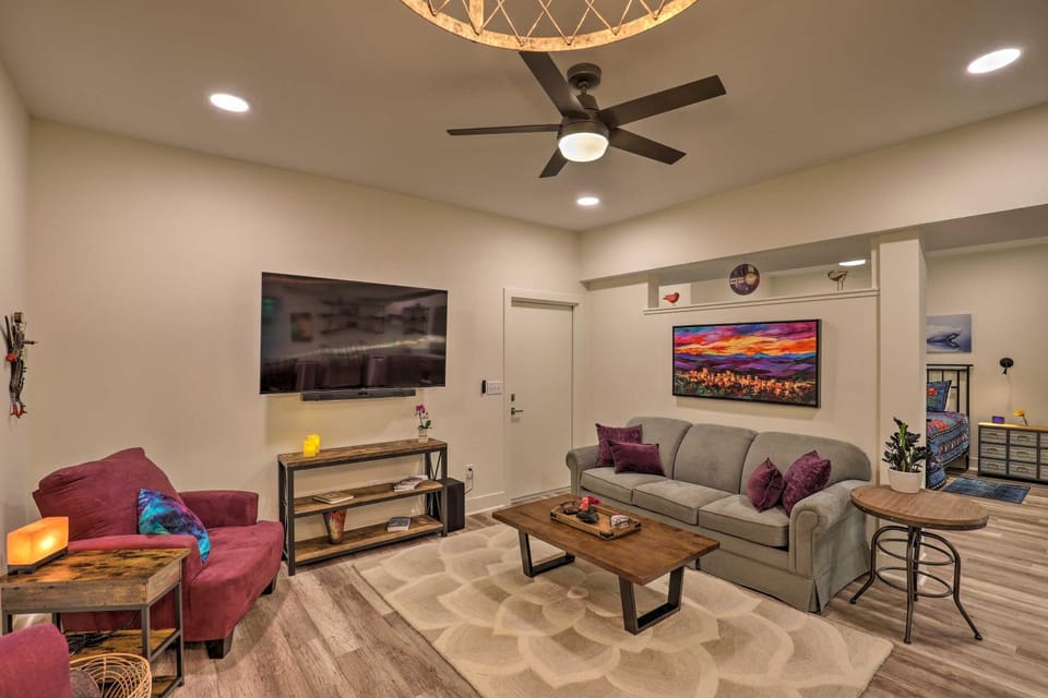 7 Mi to Dtwn Asheville: Apartment w/ Patio Apartment in Asheville