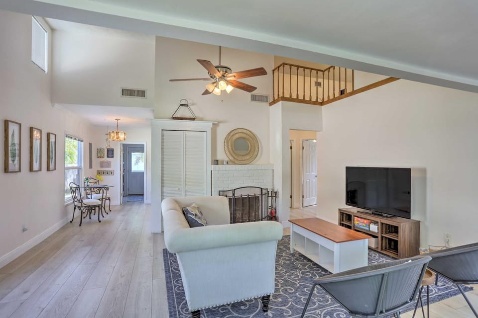 Lovely Cottage Near Downtown Stuart & Beaches House in Stuart