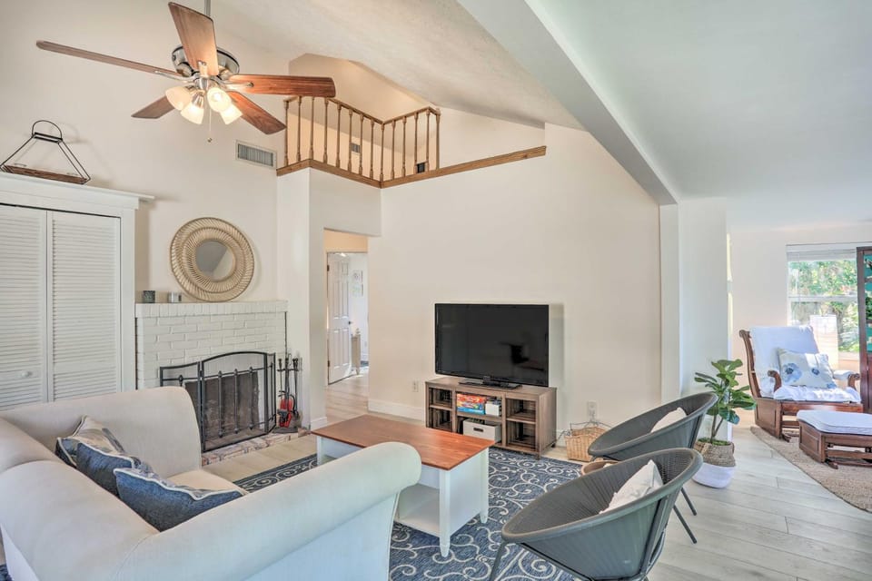 Lovely Cottage Near Downtown Stuart & Beaches House in Stuart