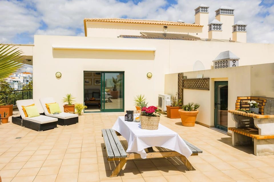 BBQ facilities, Balcony/Terrace, Balcony/Terrace, Dining area, sunbed