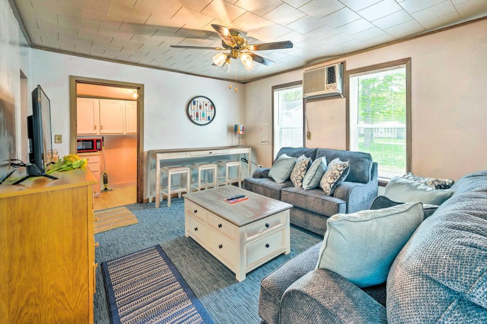 Historic Cabin Retreat: Steps to Okoboji Lake Cabin in Arnolds Park