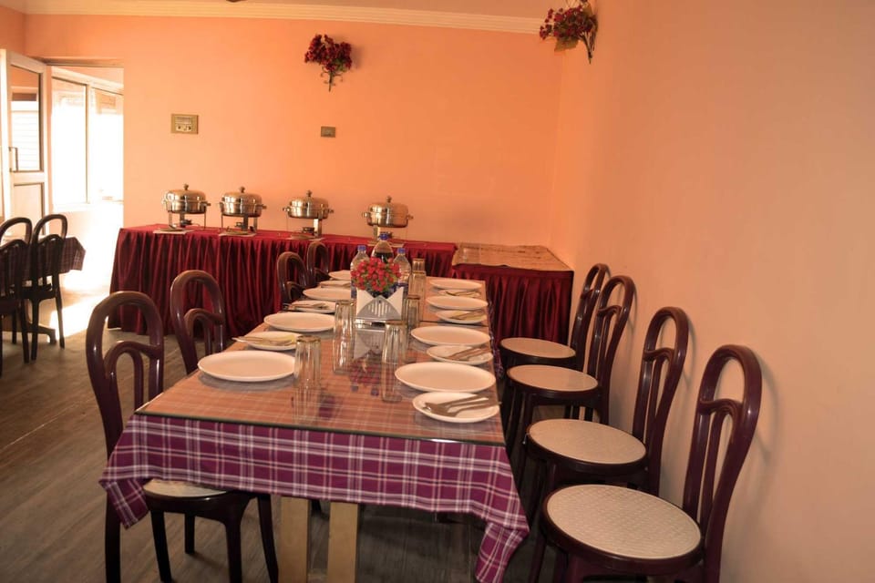 Restaurant/places to eat, Dining area