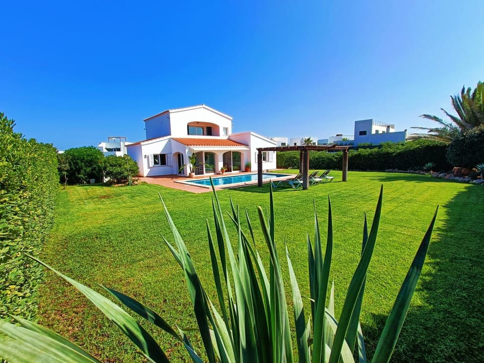 VILLA VEGA RELAX EN EL PARAISO Villa in Balearic Islands